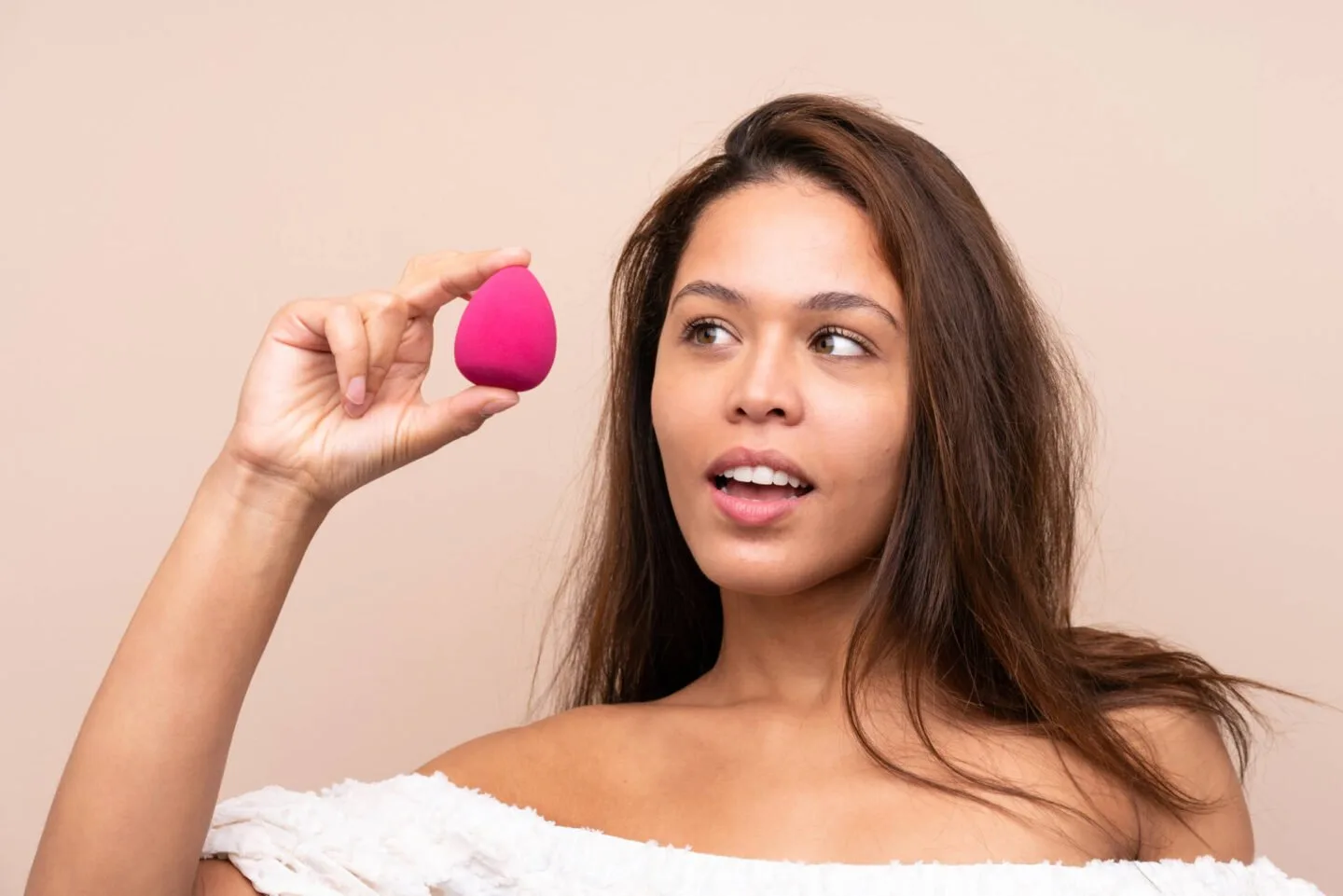 What Does Mold On Beauty Blender Look Like? [Makeup Sponge Mold]