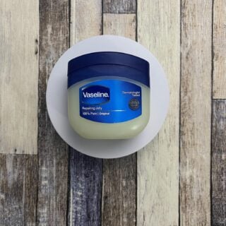 What Happens When You Use Vaseline And Salt For Face Wrinkles?