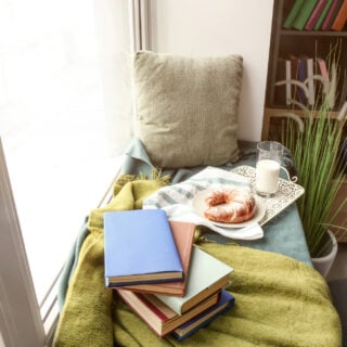 How to Create a Cozy Reading Nook On A Budget