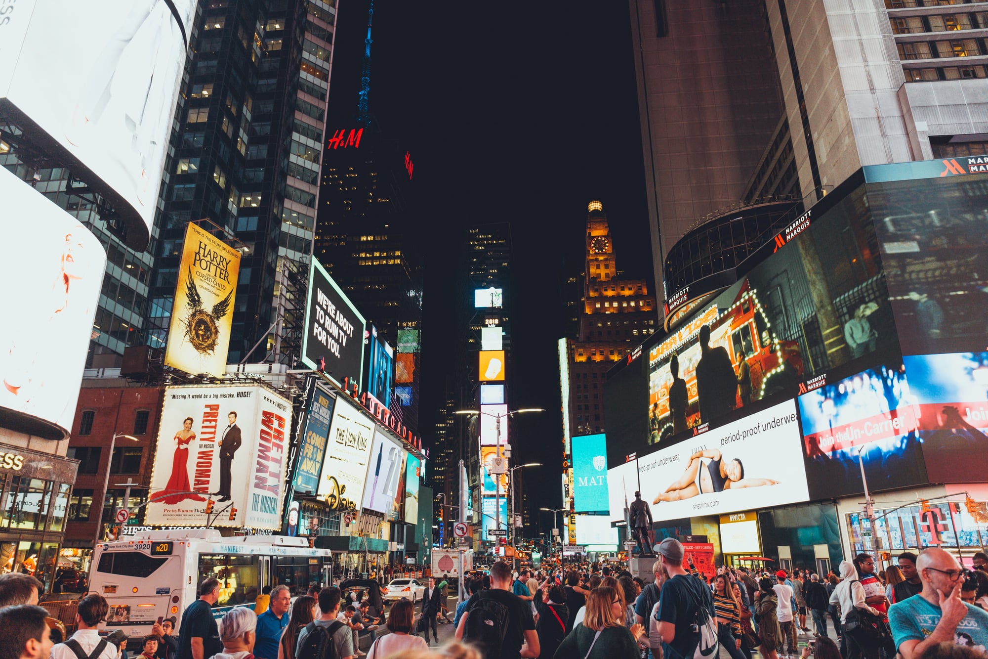 What Solo Travelers Need To Know Before Visiting NYC